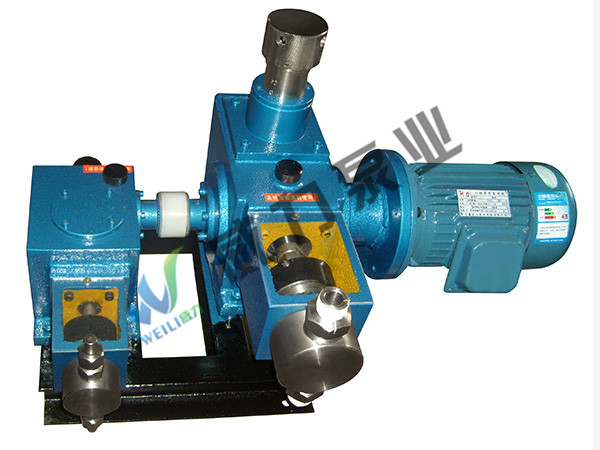 两串联不同机座柱塞计量泵